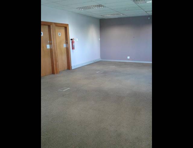 114M² OFFICE TO LET IN BELLVILLE CENTRAL